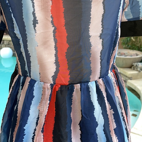 NWT Beautiful Chiffon Women’s Dress - Picture 6 of 6